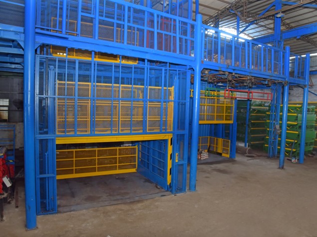 重载型液压升降机