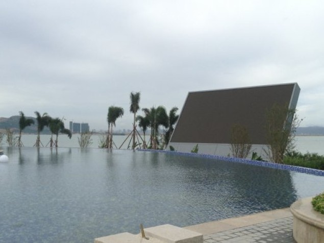 华楠骏业翻转屏