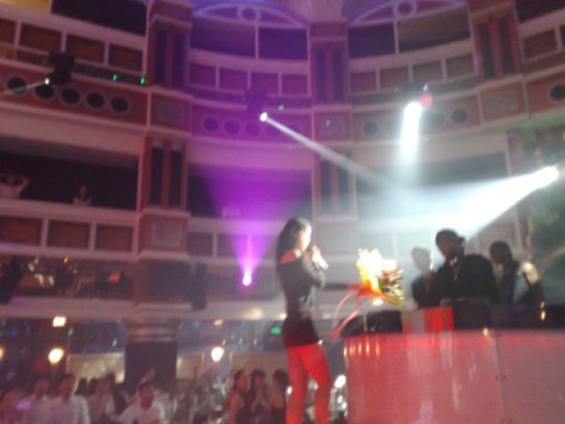 酒吧旋转升降舞台