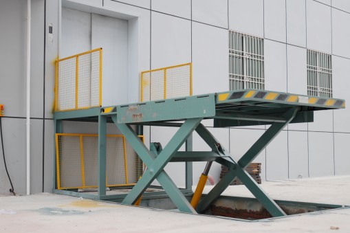 剪叉式升降机的支撑机构原理是什么