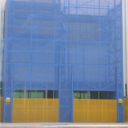 物流室外直顶式升降机案例