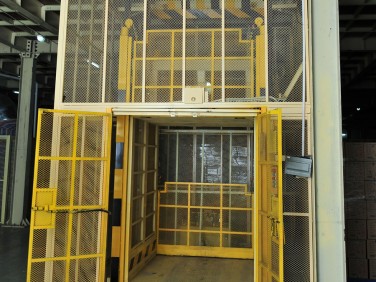 负一层标准型升降机