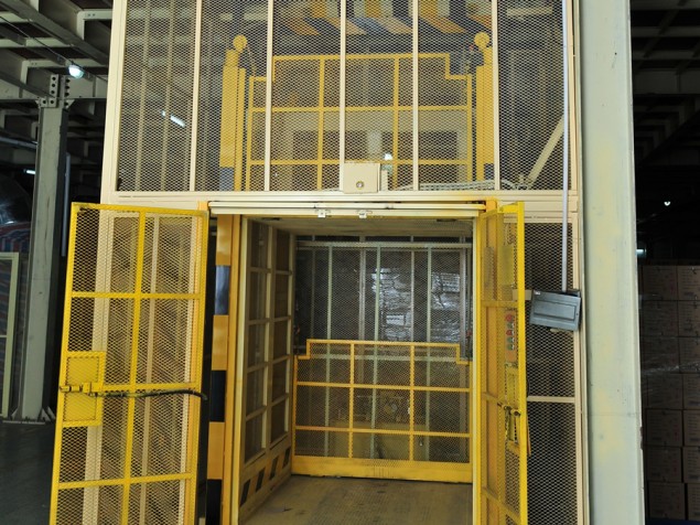 负一层标准型升降机