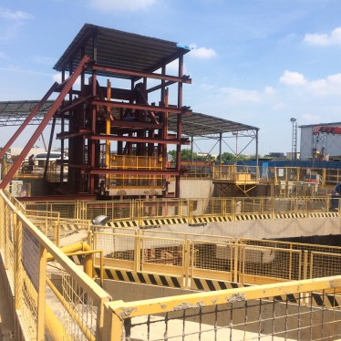 取土专用升降平台-中铁八局深坑取土