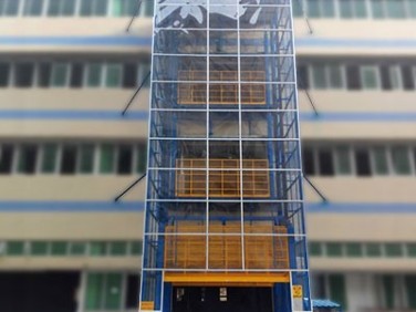 室外直顶式升降机