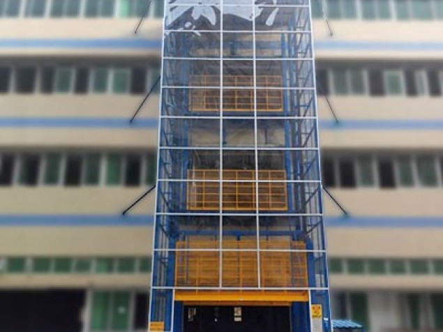 室外直顶式升降机