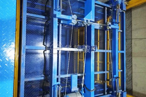 导轨链条式液压升降平台：高效货物输送利器