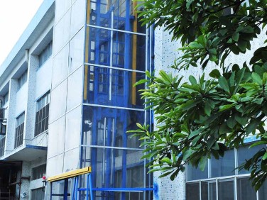 室外超高升降机