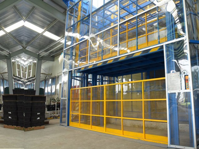 直顶式液压升降机