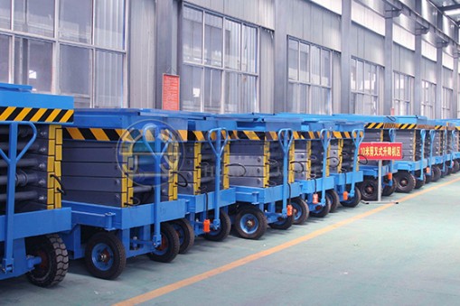 深耕海外市场 华楠骏业直顶式液压升降机远销国外