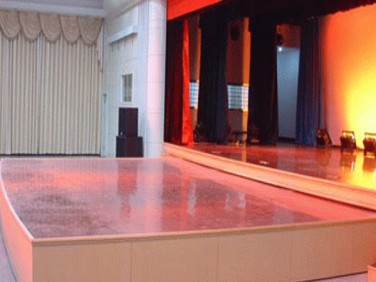 演出用伸缩舞台