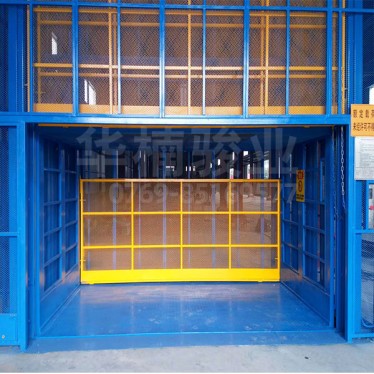 纺织行业专用升降机