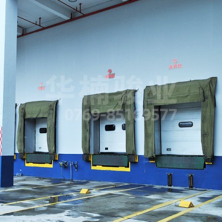 冷库用登车桥案例-华楠骏业