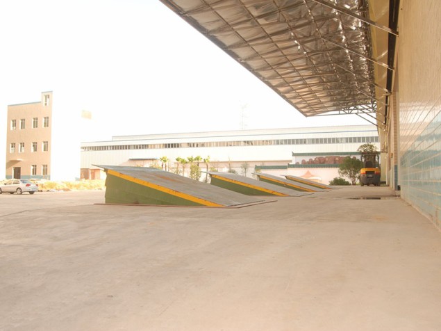 液压登车桥/调节板