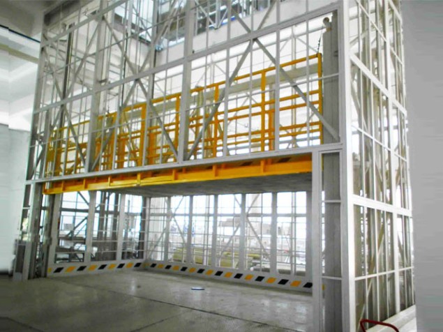 重载型直顶式升降机