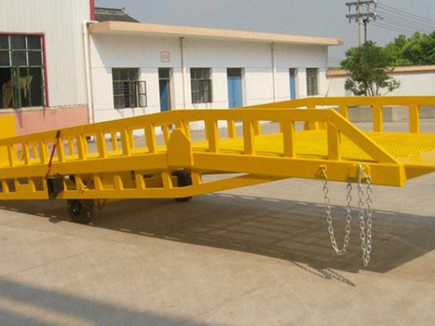 移动液压登车桥