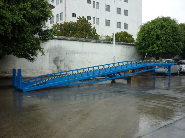 定做移动登车桥