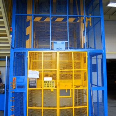 美的-骏业直顶式升降机