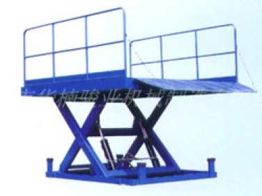 标准货柜车升降平台